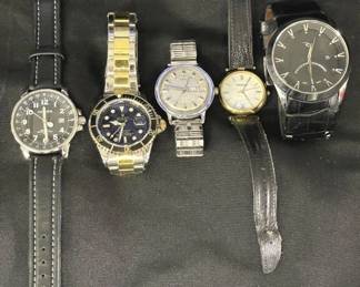 Lot # : 600v - Group of men’s prop watches
