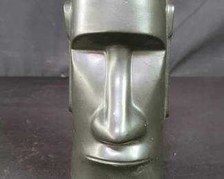 Lot # : 93 - Tiki-style ceramic vase in the form of the Moai
