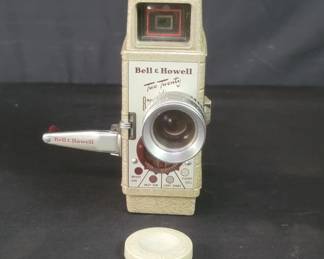 Lot # : 144 - Bell & Howell 8mm movie camera
