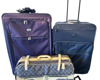 Lot # : 322z - 3 Luggage bags
