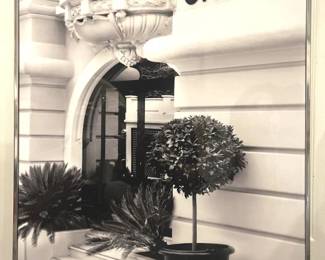 Lot # : 523v - Framed black and white Chanel boutique giclée
