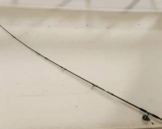 Lot # : 611 - 12 ft fishing pole
