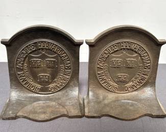 Lot # : 426 - University of Harvard bookends
