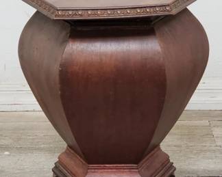 Lot # : 68 - Vintage Asian wood stand, as is
