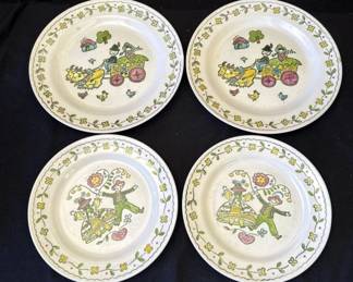 Lot # : 207z - 4 Vintage Metlox Poppytrail ceramic plates
