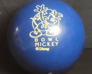 Lot # : 656 - Vintage bowl Mickey bowling ball
