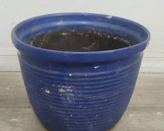 Lot # : 614 - Vintage planter
