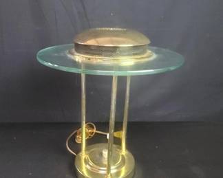 Lot # : 632 - Vintage brass and glass table lamp
