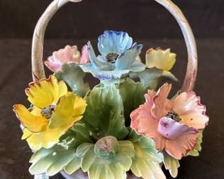Lot # : 293z - Vintage Italian Capodimonte porcelain flower bouquet
