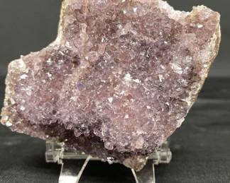 Lot # : 680v - Amethyst quartz specimen
