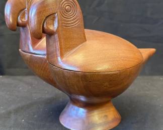 Lot # : 205z - Vintage MCM carved wood bird trinket box
