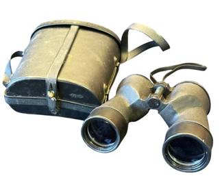 Lot # : 211z - Vintage WWII U.S. Marine Corp Mark 40 binoculars
