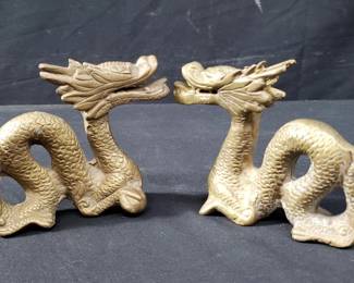 Lot # : 262 - Pair of brass dragons
