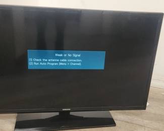 Lot # : 515 - Samsung 38" TV
