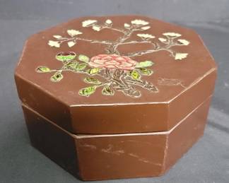 Lot # : 138 - Vintage Asian wood trinket box w/mother-of-pearl
