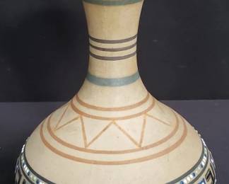 Lot # : 741 - Vintage Native American vase
