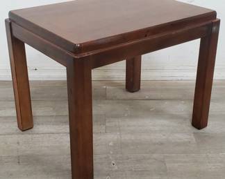 Lot # : 583 - Lane mid-century end table
