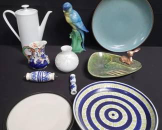 Lot # : 311 - Group of porcelain and ceramic dishes, pitcher
