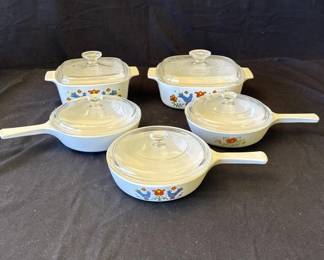 Lot # : 315z - 5 vintage Corning Ware casserole dishes & skillets
