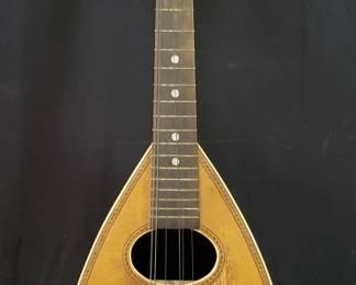 Lot # : 711 - Mandolin by Warren
