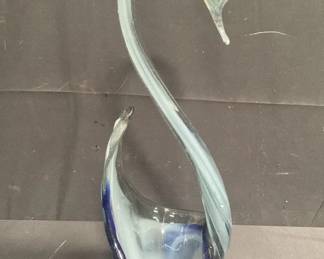 Lot # : 118 - Vintage art glass swan bowl
