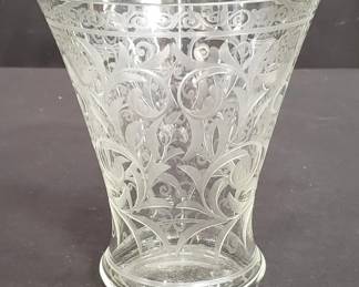 Lot # : 31 - Etched glass vase, made in Czechoslovakia
