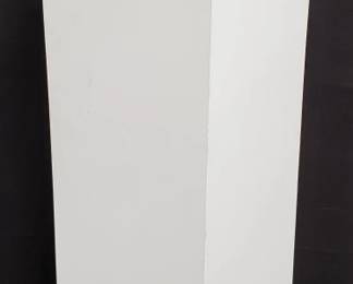 Lot # : 469 - Wood pedestal
