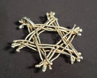 Lot # : 283 - Woven silver Star of David pendant
