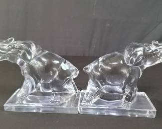 Lot # : 119 - Pair of glass elephant bookends
