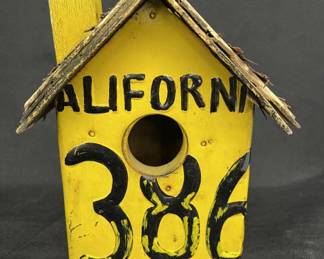 Lot # : 510v - Metal & wood California license plate bird house
