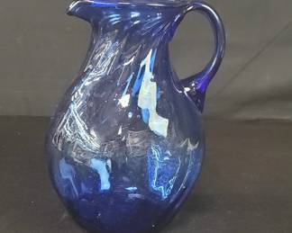 Lot # : 753 - Vintage hand blown blue glass pitcher
