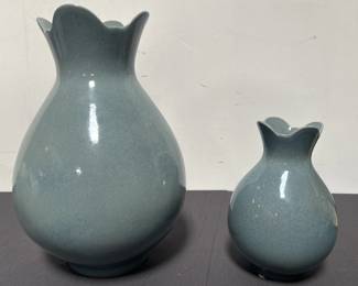 Lot # : 398 - Pair of Barbara Barry vases
