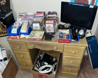 VINTAGE 7dr DESK, SMALL TOSHIBA TV, MORE