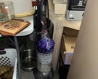 DYSON VACUUM CLEANER