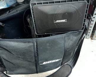 PORTABLE BOSE SPEAKERS AND CARRY BAG