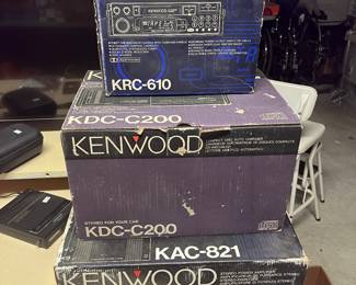 KENWOOD IN-DASH CASSETTE, CD CHANGER & POWER AMPLIFIER