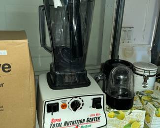 NICE VITA-MIX TOTAL NUTRITION CENTER