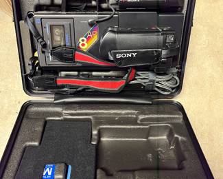 SONY AF 8MM VIDEO CAMERA & CASE