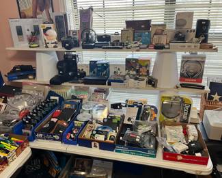 LOTS OF CAMERAS & ELECTRONICS