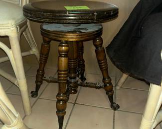ANTIQUE PIANO STOOL