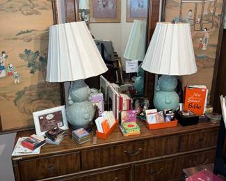 MATCHING DREXEL DRESSER & MIRROR
