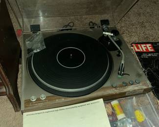 VINTAGE MICRO SEIKI DD-20 TURNTABLE w/ MANUAL - RUNS BUT HAS OTHER ISSUES
