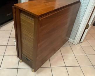 MCM "WEST ELM" DROP-LEAF TABLE w/ GATE LEG BASE & TAMBOUR STORAGE w/ 4 CHAIRS