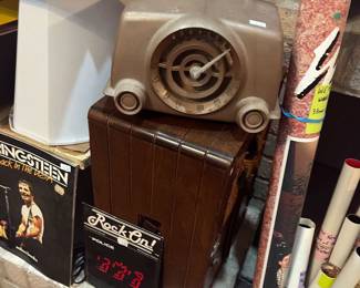 VINTAGE RADIOS