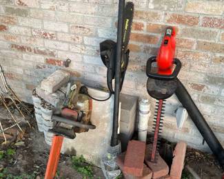 CHAINSAW & HEDGE CLIPPER