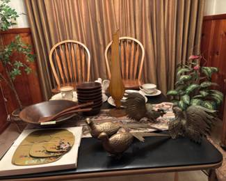 Brass pheasants, brass fighting cocks, wooden salad bowl with bowls