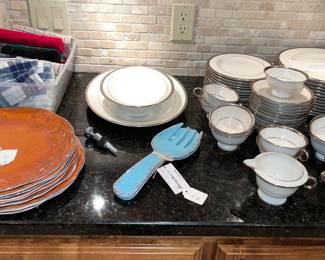 Elegant Limoges Haviland Shelton Detailed Platinum Rims China Dinnerware Set 
