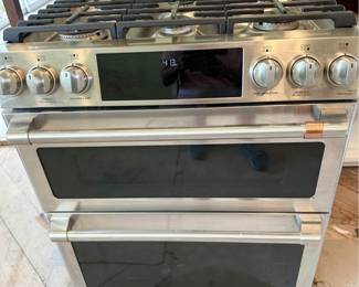 6 mos old Smart Slide-In Front-Control, Dual-Fuel, Double-Oven Range w/ Convection- Cafe Caf(Eback)