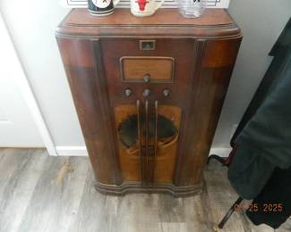 antique radio
