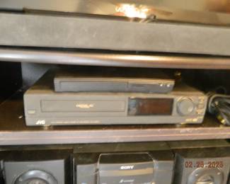 DVD player/VHS player